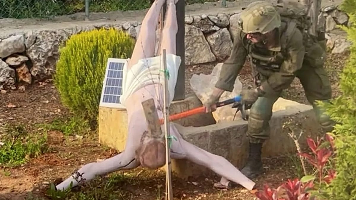 Израелската армия наказа войници за оскверняване на статуя на Исус в Ливан