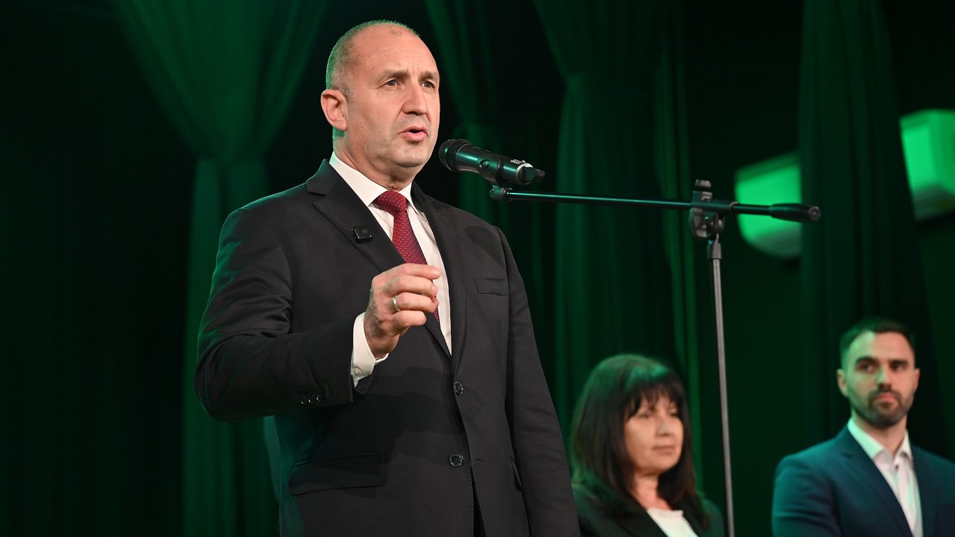 Румен Радев: Проблемът на България не е в бедността, а в корупцията