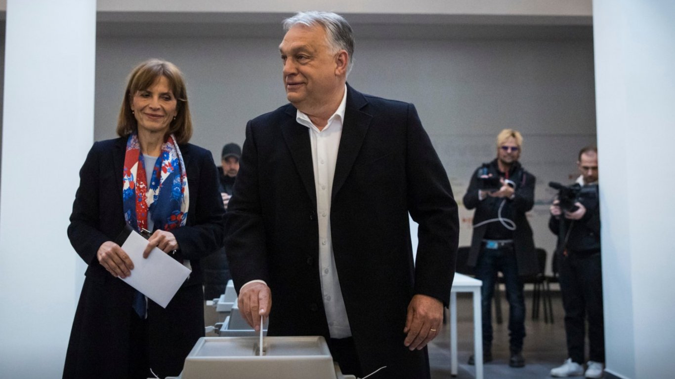 Виктор Орбан пред урните: Унгарският лидер е категоричен в победата си