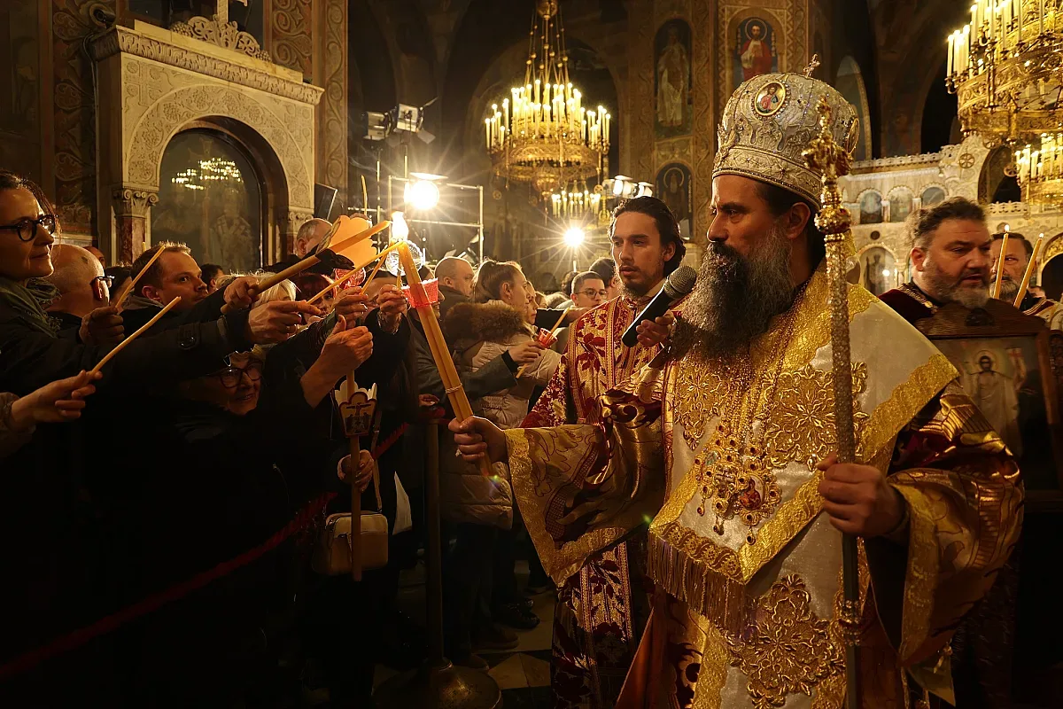 България посрещна Възкресението с радостен възглас: Христос воскресе!