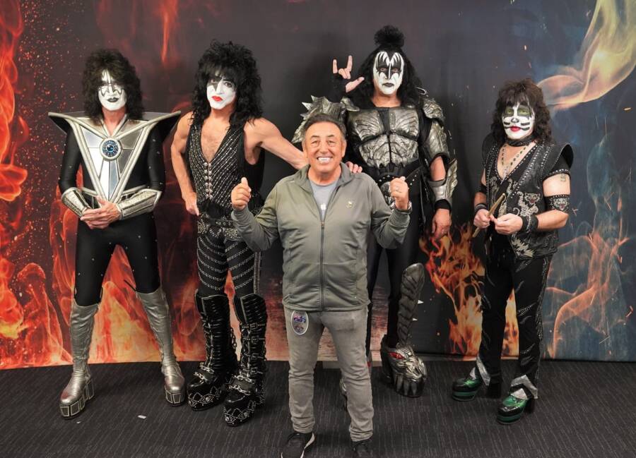 Док Макги с KISS