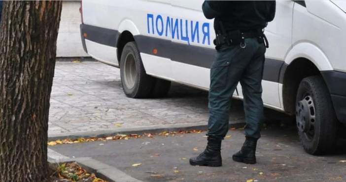 Две бързи полицейски акции във Варна: Арестуваха крадци на храна и телефон