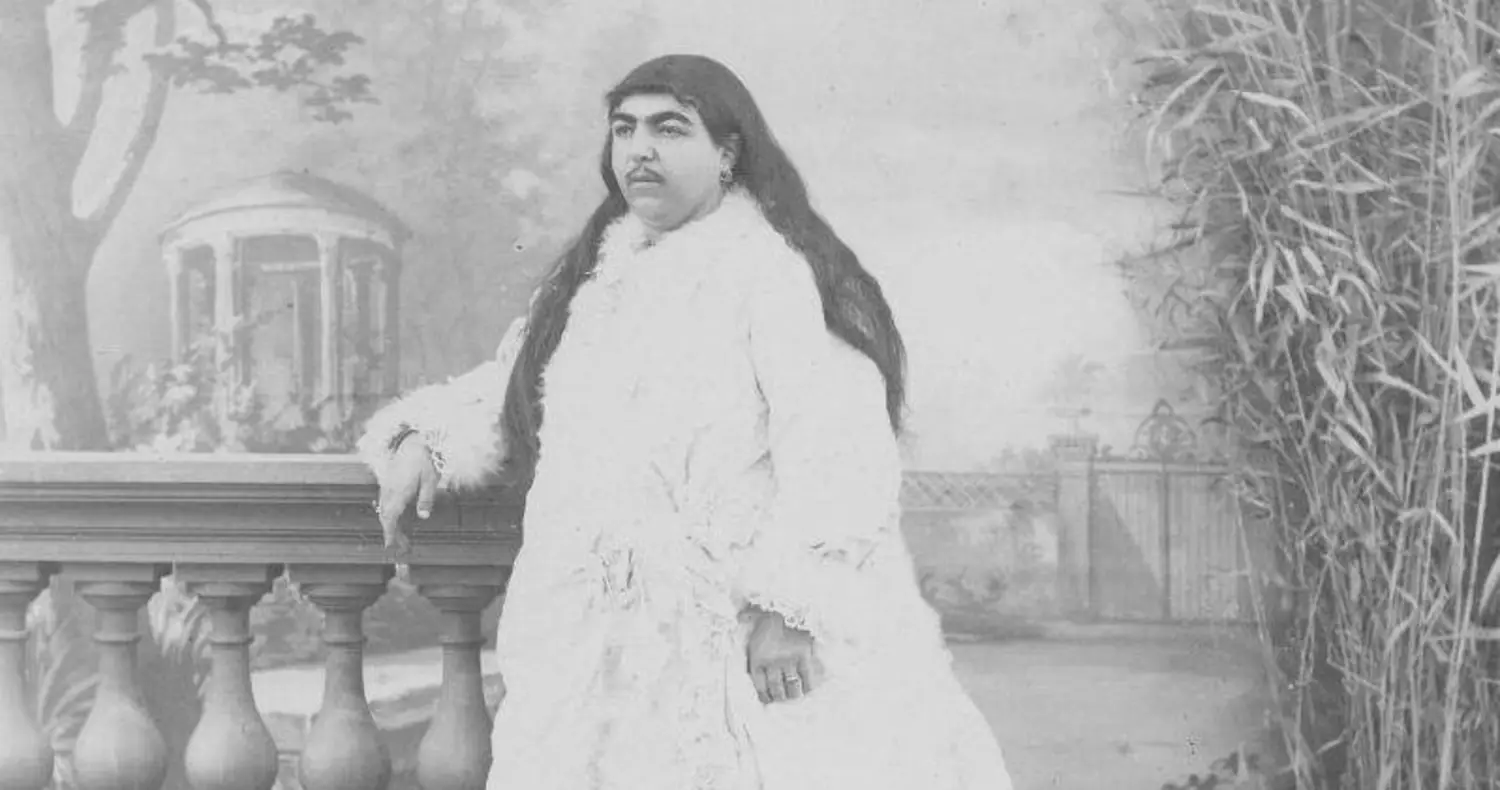 Истината за „принцеса Каджар“: Кои са реалните исторически личности зад вирусните мемета?