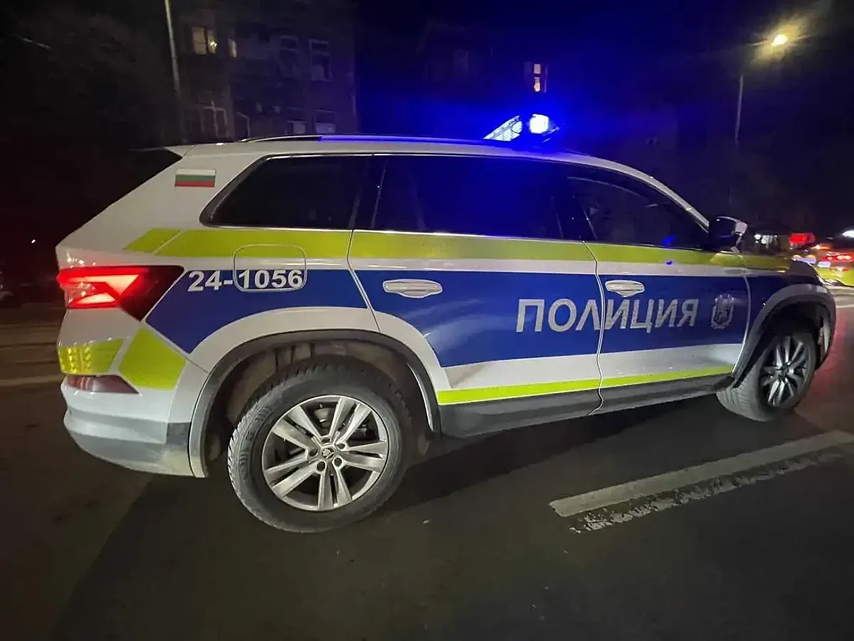 Въоръжен обирджия нахлу в салон за красота във Варна
