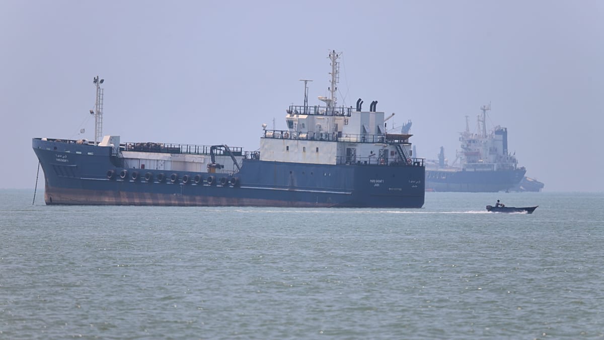 край на кошмара в персийския залив: 11 000 моряка най-накрая се прибират у дома