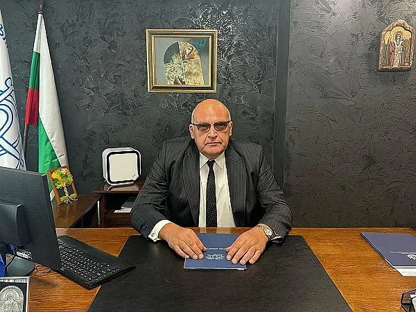 блс диша облегчено: защо напускането на петко салчев е победа за лекарите?
