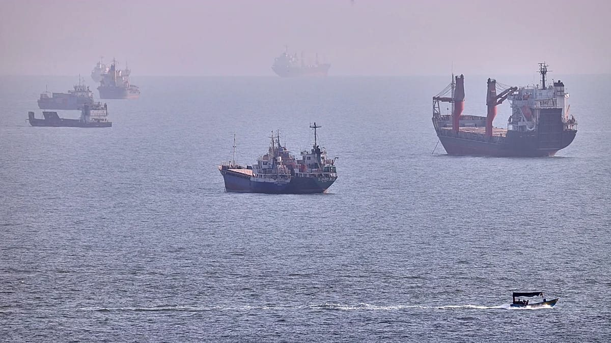 край на военните кораби в хормуз? смел план на иран и оман срещу волята на сащ