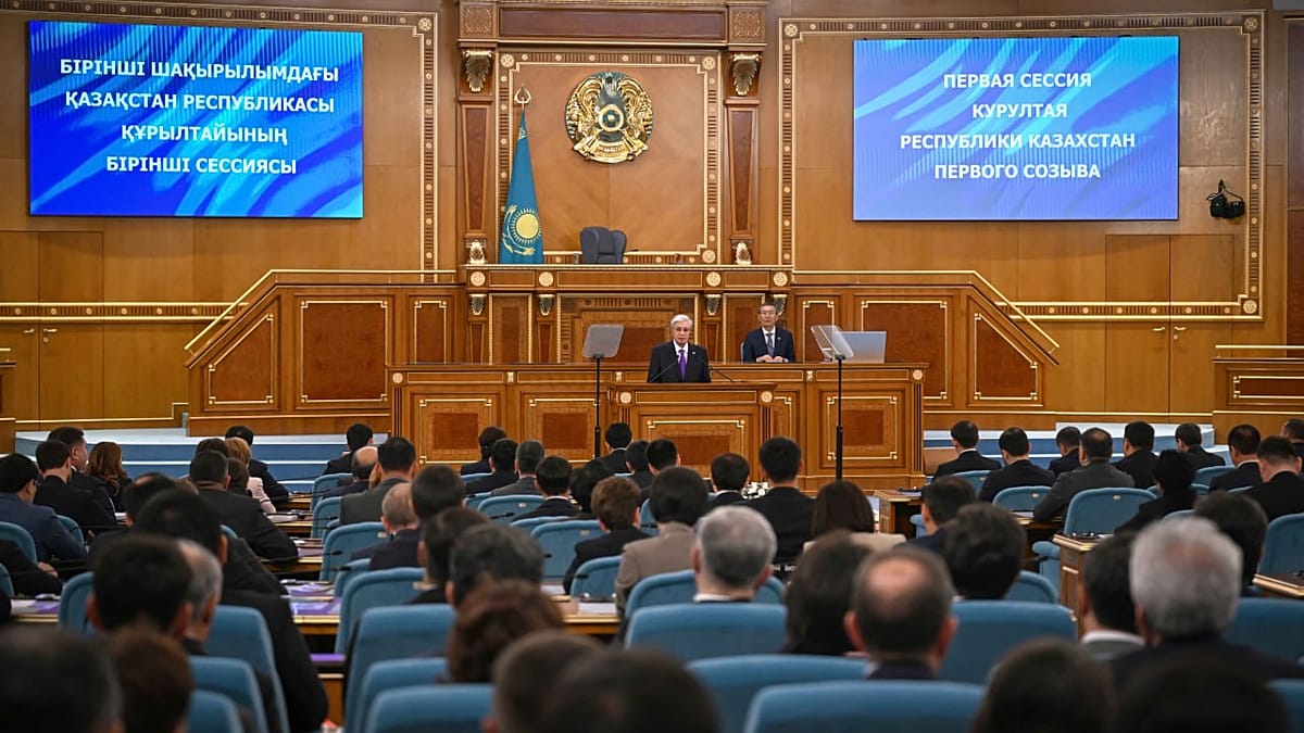 нова ера в степите: казахстан пренарежда властта си