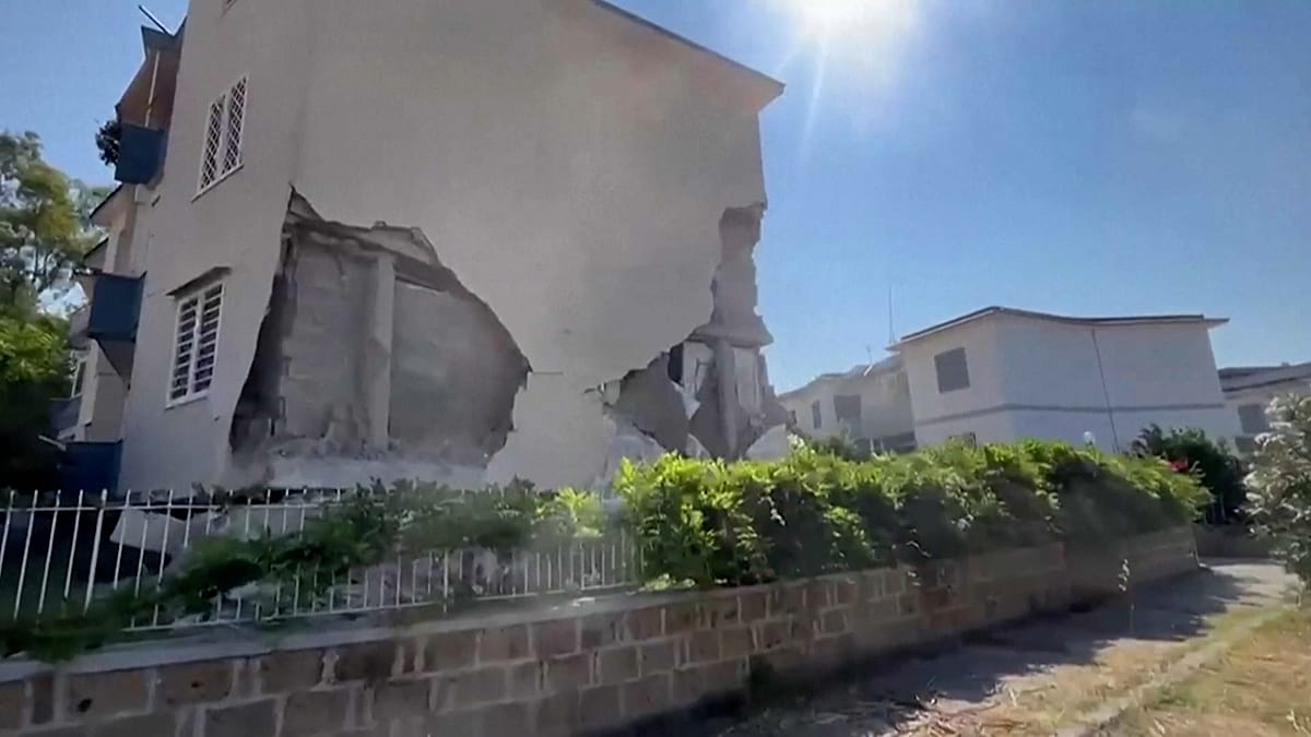 Вулканичен гняв в Италия: Поцуоли под удара на земетресение