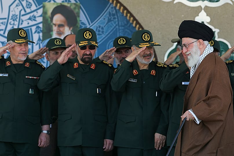 Мохсен Резаи и командири от IRGC