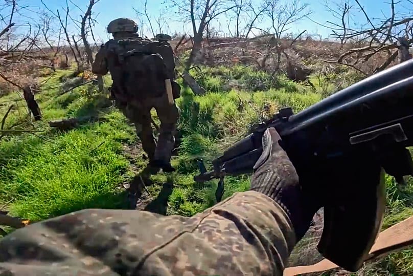 Russia soldiers advance