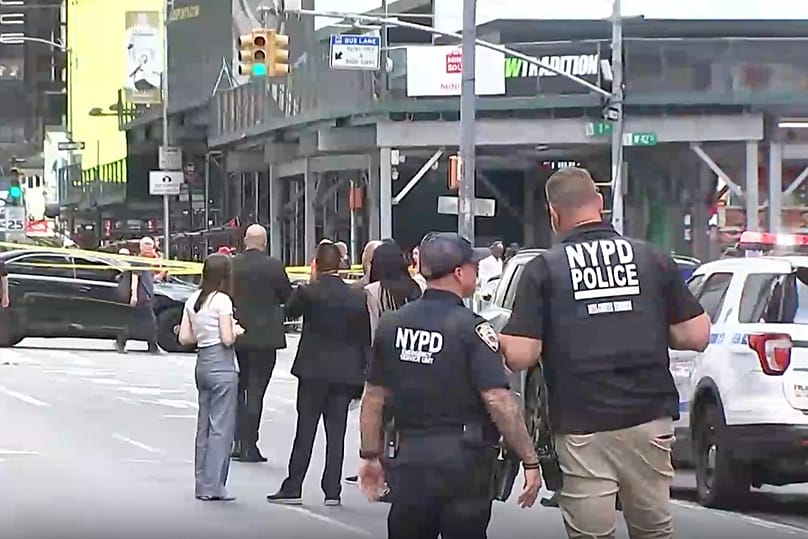 Полицай от NYPD на мястото на събитието