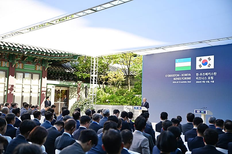 Uzbek President Shavkat Mirziyoyev addresses the Uzbekistan-Korea Business Forum