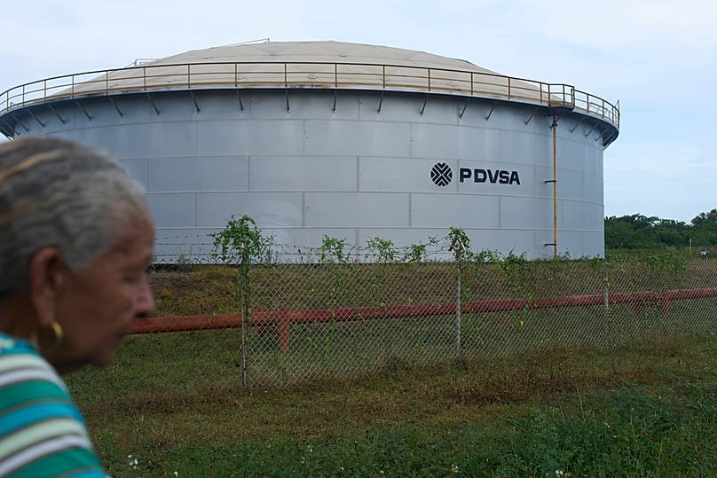 Нефтени съоръжения във Венецуела