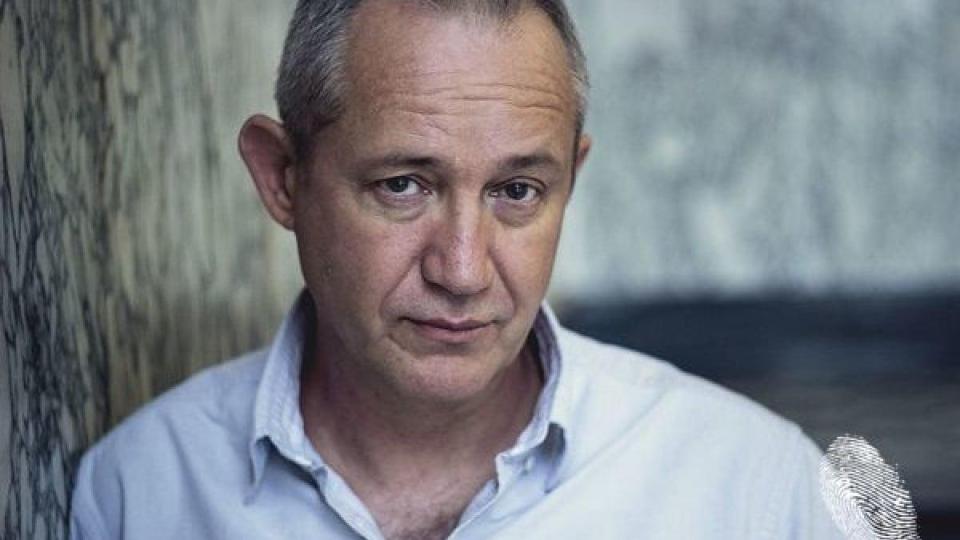 ново начало за христо шопов: театрална премиера под режисурата на сестра му