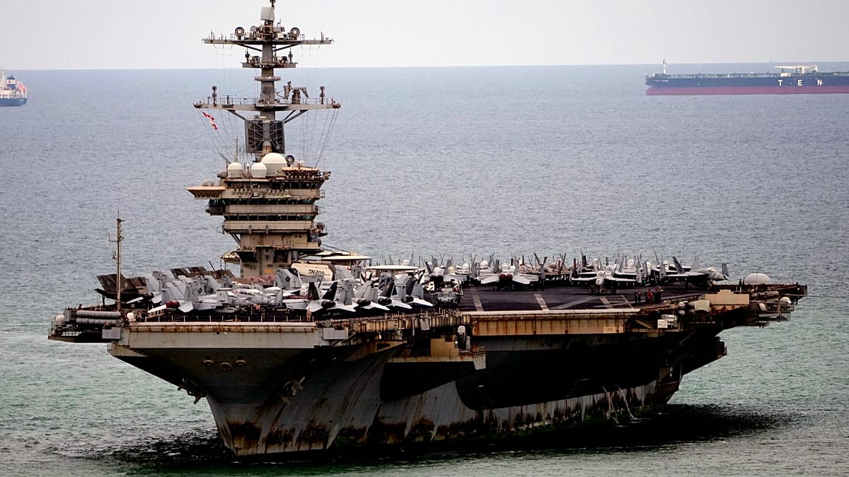 почивка след ад: американският гигант uss abraham lincoln акостира в тайланд