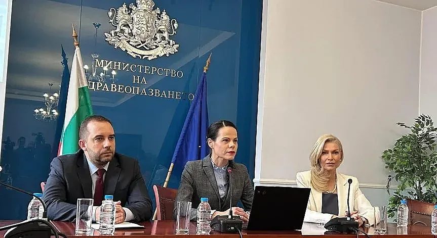 Опасност в мрежата: Скрити рискове при онлайн покупката на лекарства