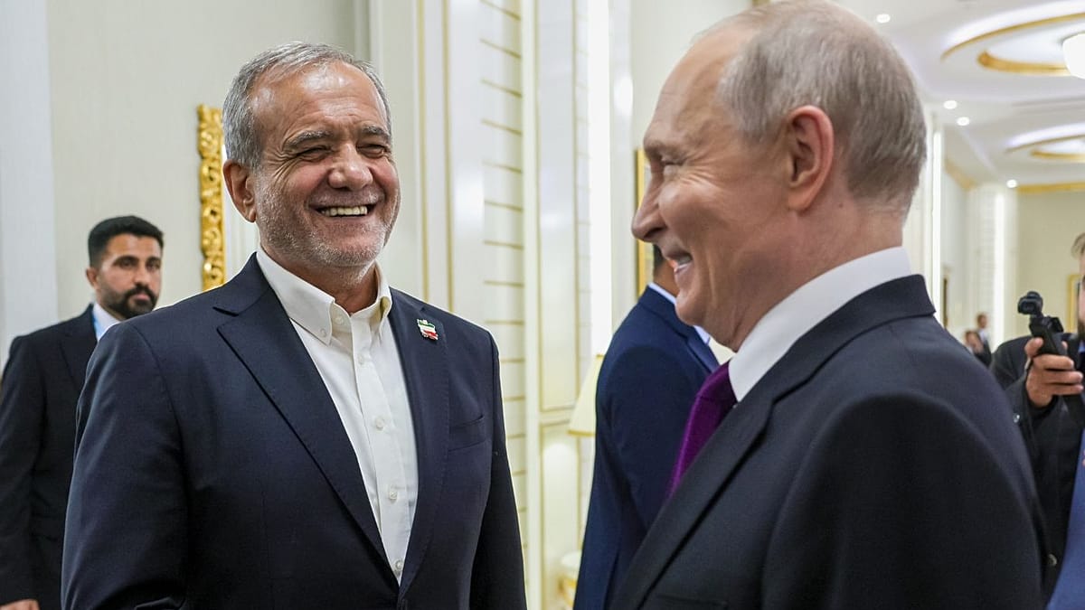 Парадоксът на Кремъл: Путин се предлага за миротворец, докато води война