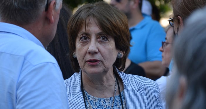 ренета инджова предрича крах: всяка антикорупционна битка само циментира мафията