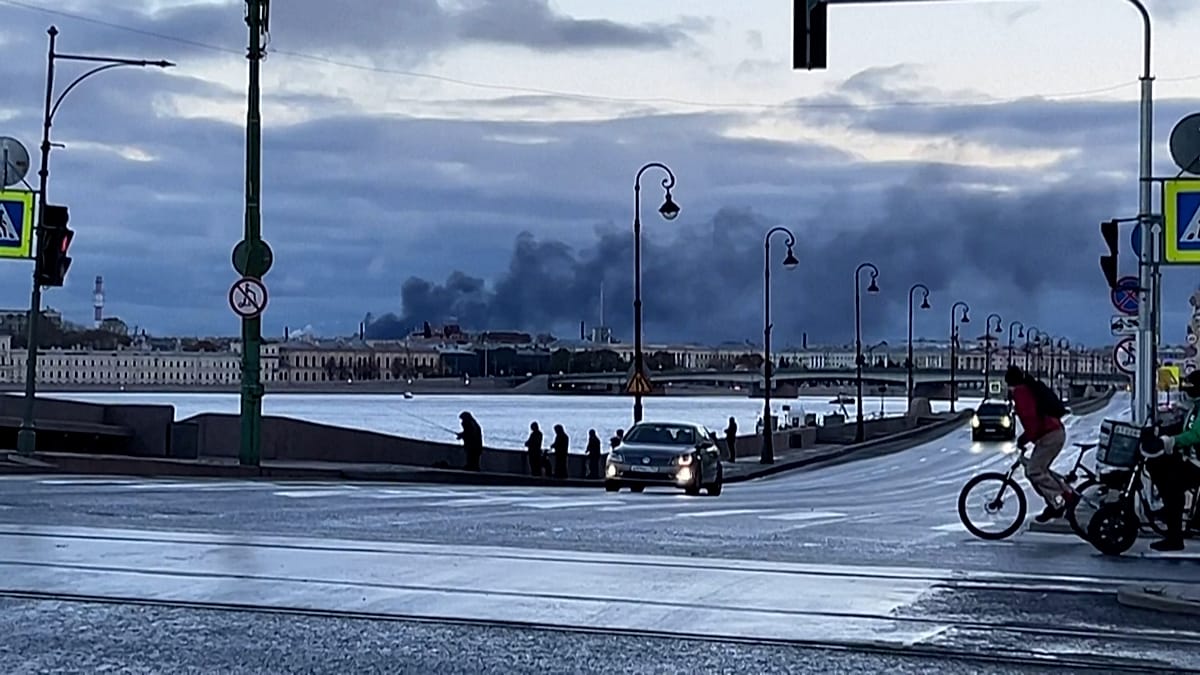 Санкт Петербург под обсада: Дронове подпалиха руския енергиен гигант след проваленото примирие