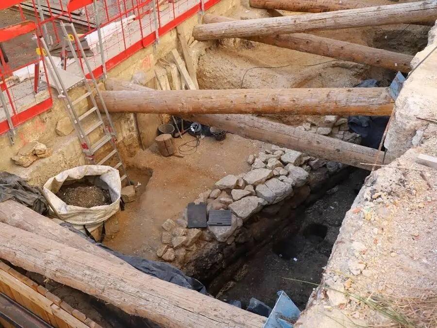 Possible Oldest Remains In Paris