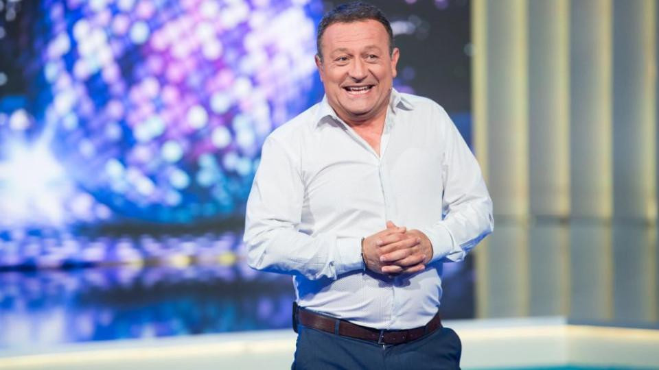 здравната стратегия на рачков: с над 100 лекари в телефона и арсенал от лекарства