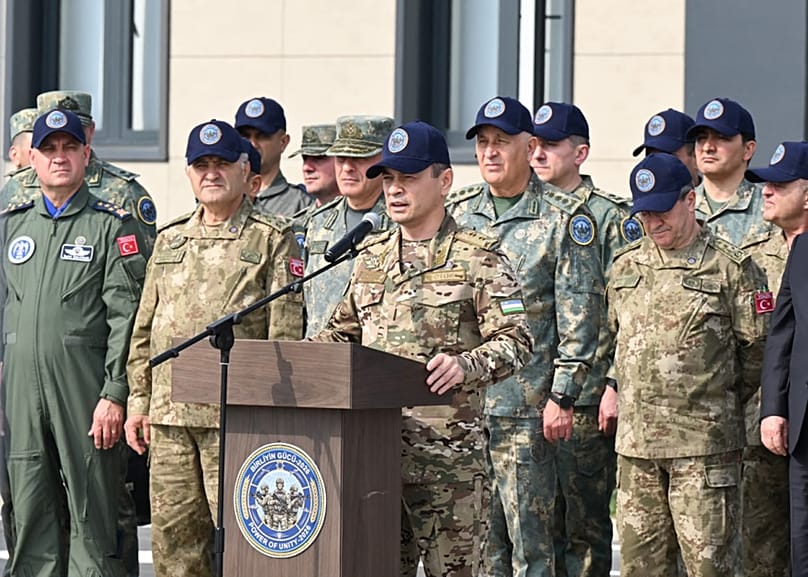 Министърът на отбраната на Узбекистан